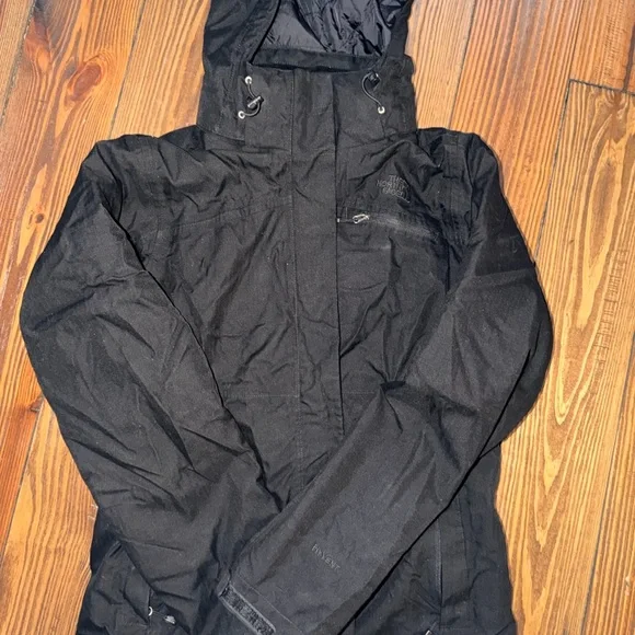 The North Face Women's Black Snow Jacket - Picture 1 of 6